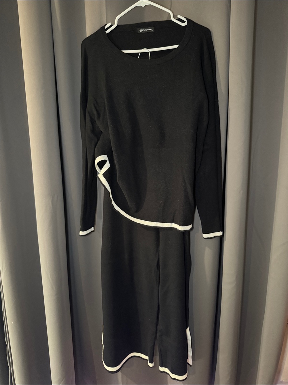 Black Long-Sleeve Knit Dress with White Contrast Trim